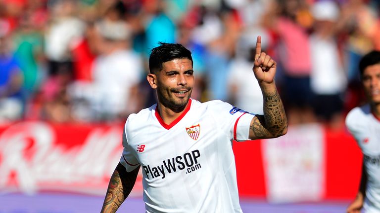 https://e1.365dm.com/17/11/768x432/skysports-ever-banega-banega-sevilla_4167328.jpg?20171126200324