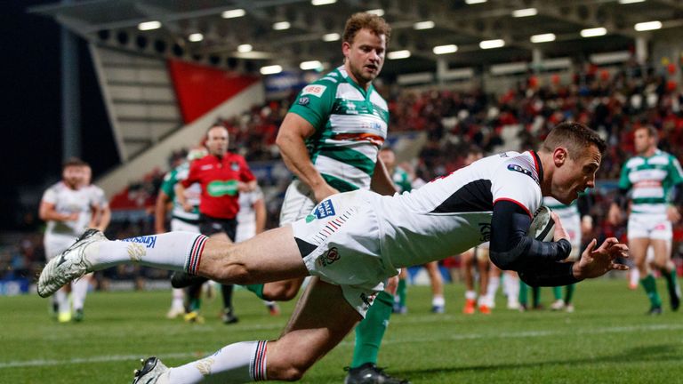 Tommy Bowe crosses for Ulster's opening try