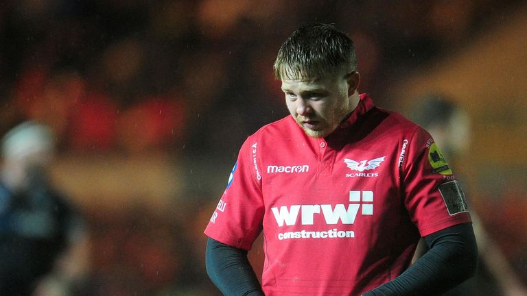 Openside James Davies was at the back of a rolling maul for the opening try