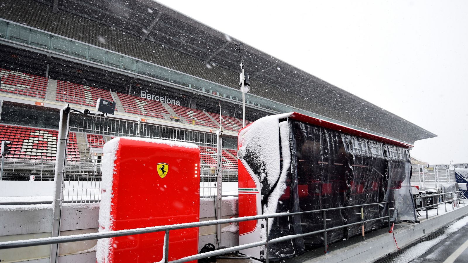 F1 18 Testing Snow Brings Day Three To A Halt F1 News