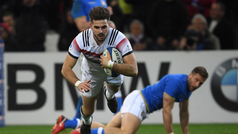 Hugo Bonneval scored his 59th minute try for France