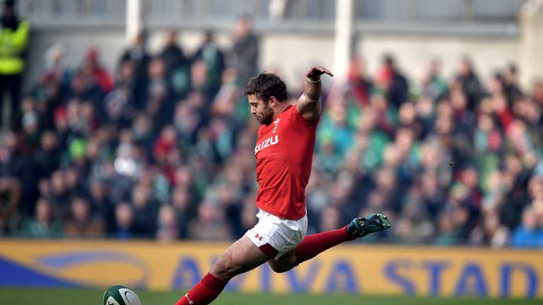  Leigh Halfpenny opened the scoring at the Aviva Stadium 