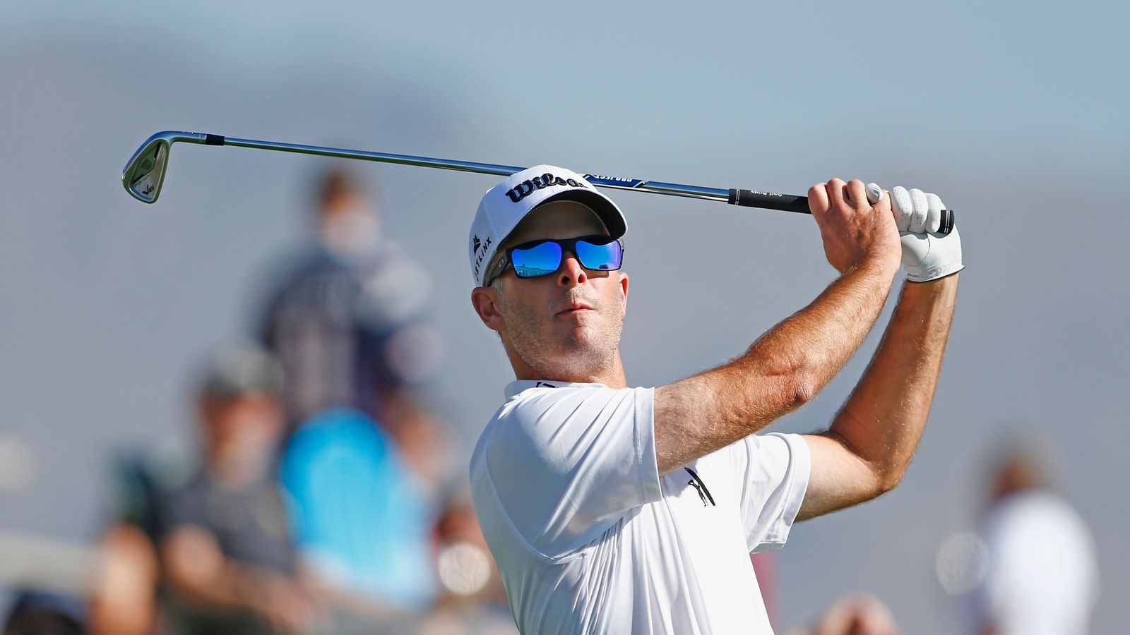 Kevin Streelman unaware of alligator threat as he wades into water at