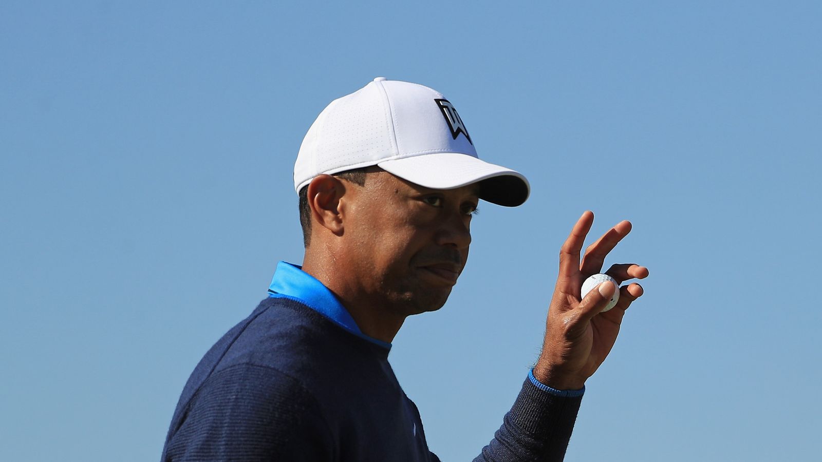 Watch as Tiger Woods nails a monster putt for birdie at Bay Hill | Golf
