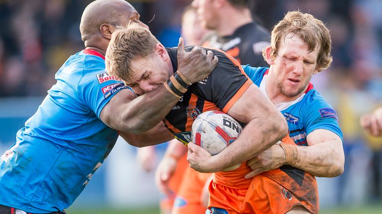 Highlights as Castleford make it three straight wins with victory over the Red Devils