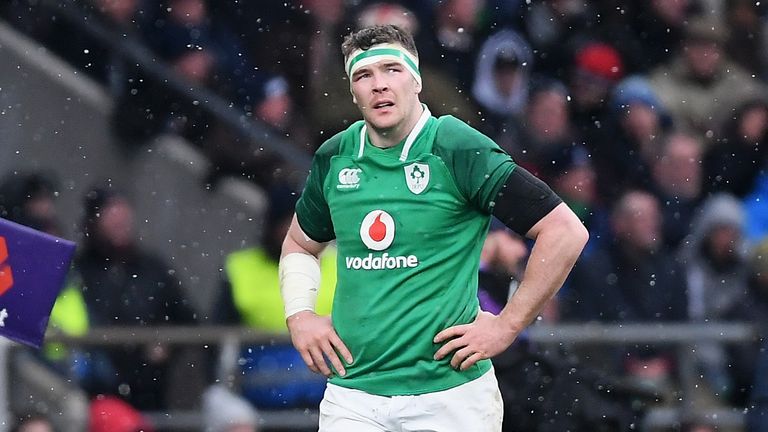 Peter O'Mahony was sin-binned after 29 minutes, but England could only force one unconverted try in that time