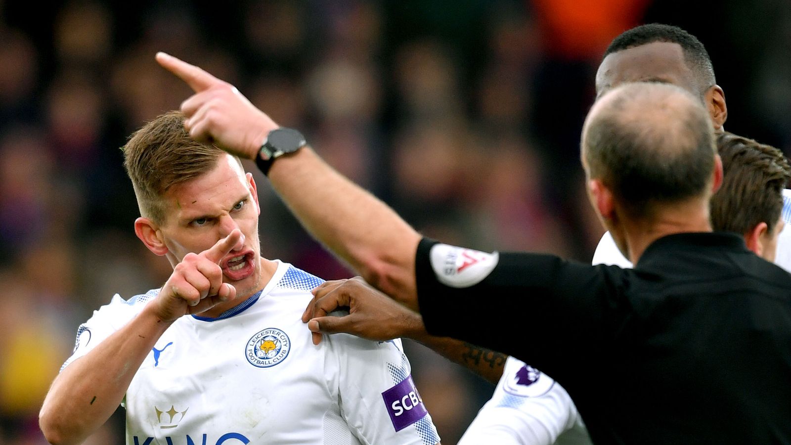 Leicester's Marc Albrighton charged by FA for reaction to sending off vs Crystal ...1600 x 900