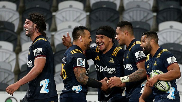 The Highlanders were far too strong for the Brumbies in Dunedin