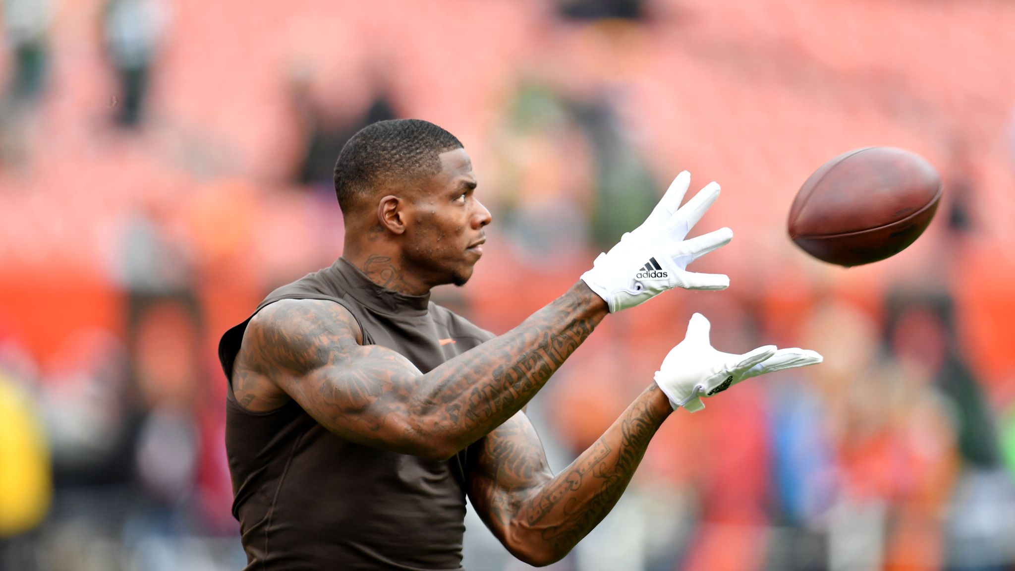 Browns trade receiver Josh Gordon to Patriots in most predictable