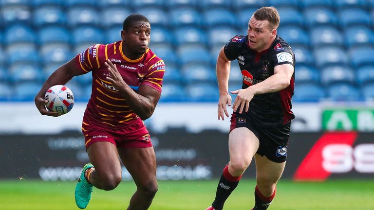 Jermaine McGillvary scored a second hat-trick in successive Super League games as the Giants beat Wakefield