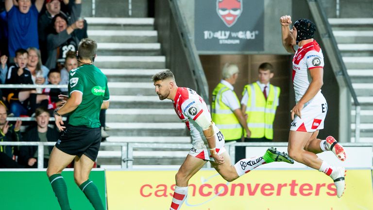 Tommy Makinson grabbed two tries for St Helens but things never quite clicked for them