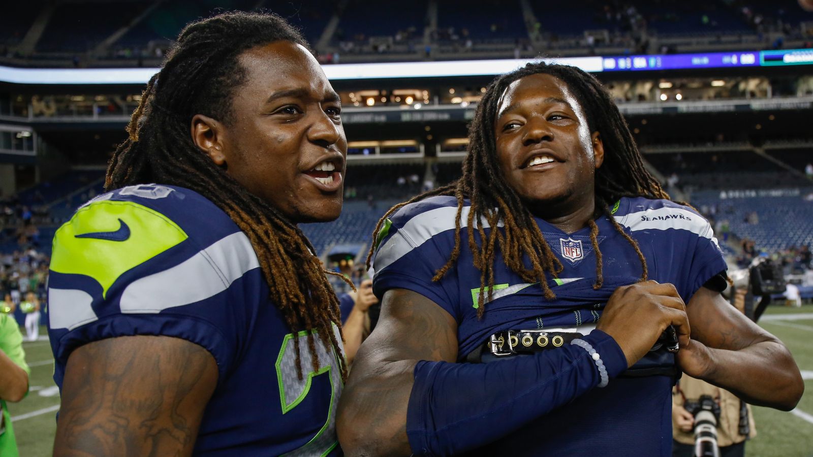 Shaquem Griffin starts for Seahawks in his 1st NFL game. That's awesome 