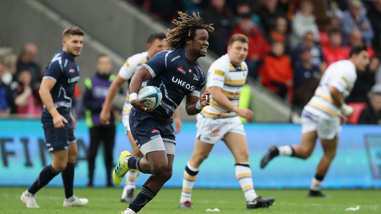 Marland Yarde of Sale Sharks breaks with the ball