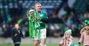 Earls signs new IRFU contract