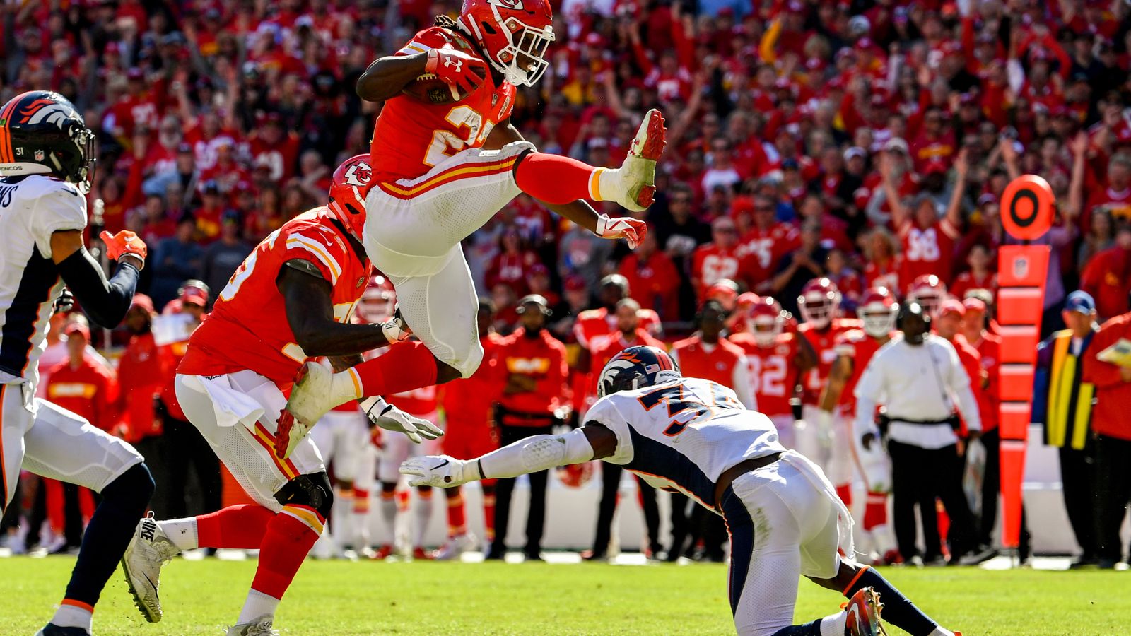 WATCH: Kareem Hunt hurdles for Kansas City Chiefs touchdown | NFL News | Sky Sports
