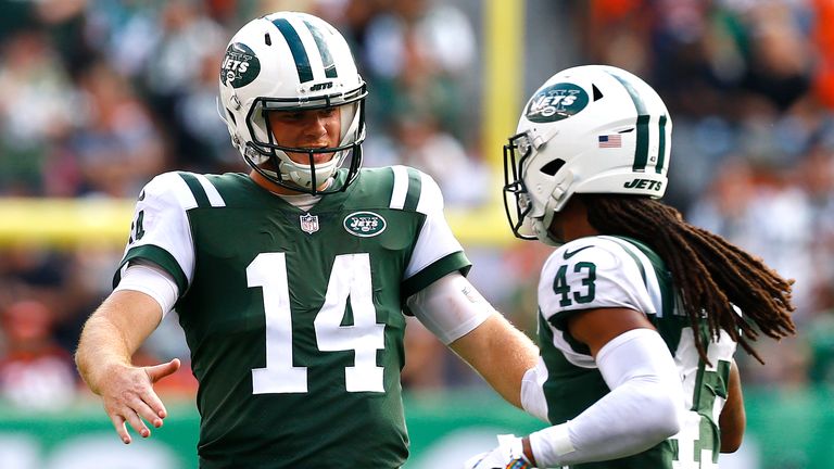 Rookie quarterback Sam Darnold leads the Jets into battle against the Vikings in Week Seven