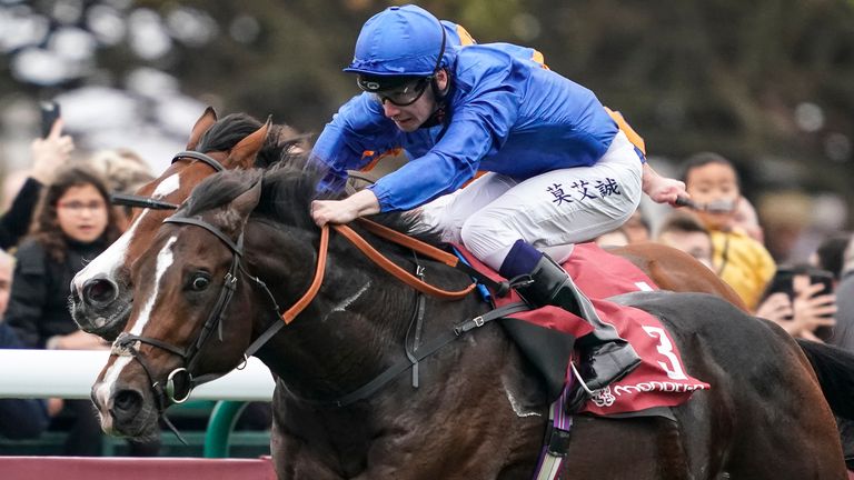 Oisin Murphy riding Royal Marine