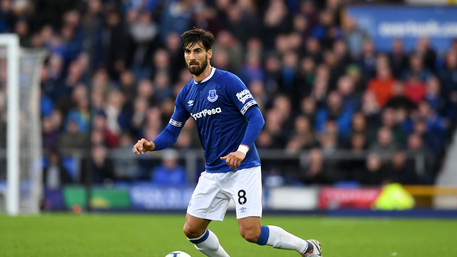 Everton loanee Andre Gomes 'very happy' but will wait on decision to