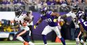 Bears trade Howard to Eagles