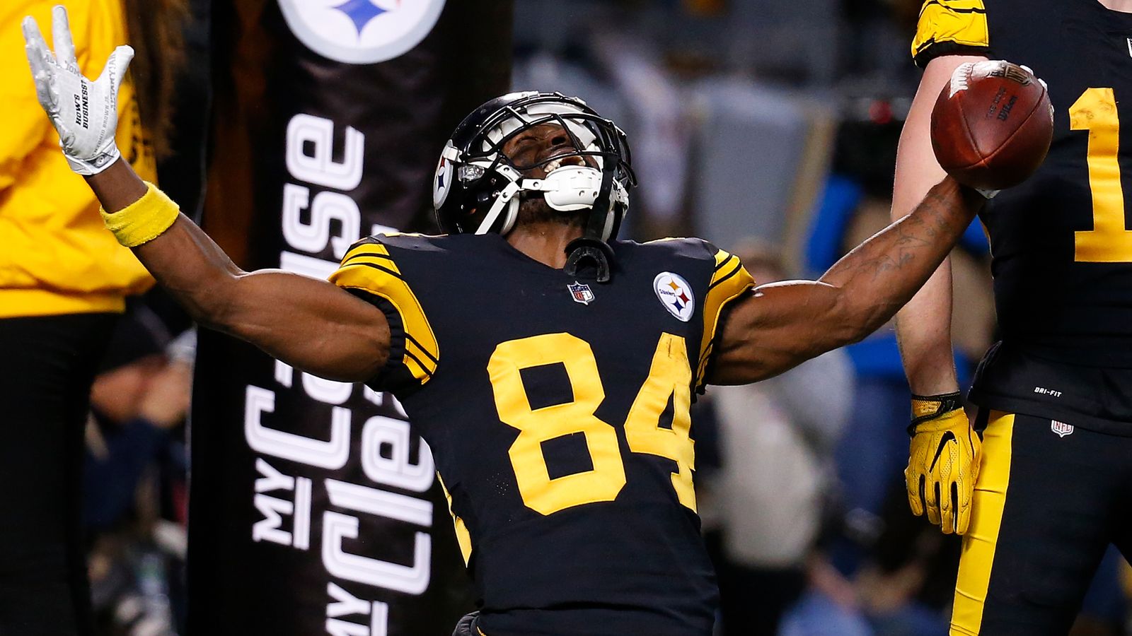Antonio Brown trade: WR breaks NFL norms to get out of Pittsburgh - Sports  Illustrated