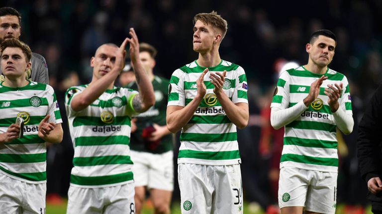 Celtic advanced to the last 32, despite a 2-1 defeat to RB Salzburg