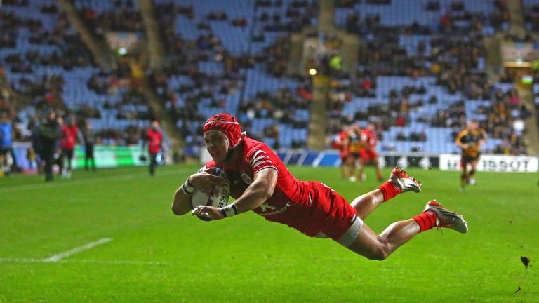 Cheslin Kolbe was among the try scorers as Toulouse beat Wasps in Coventry