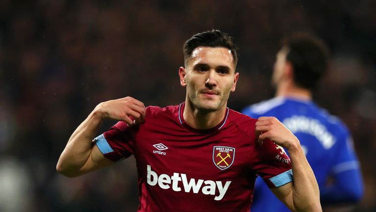 https://e1.365dm.com/18/12/768x432/skysports-lucas-perez-west-ham-united_4508976.jpg?20181204210934