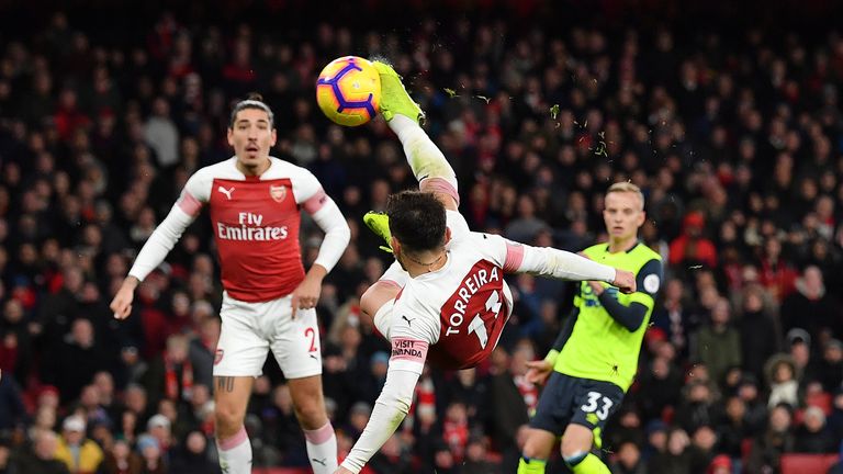 Lucas Torreira scores with an acrobatic effort