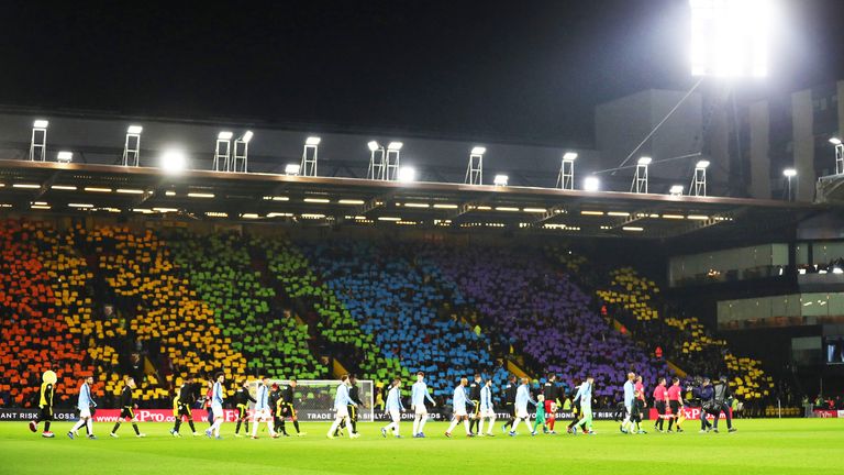 El arco iris tifo se ha convertido en una imagen icónica de Rainbow Laces