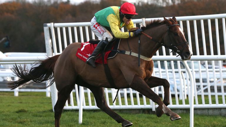 Sizing Tennessee and Tom Scudamore win The Ladbrokes Trophy