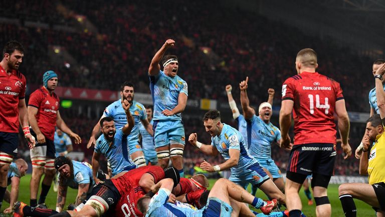 Exeter Chiefs players celebrate Don Armand's try