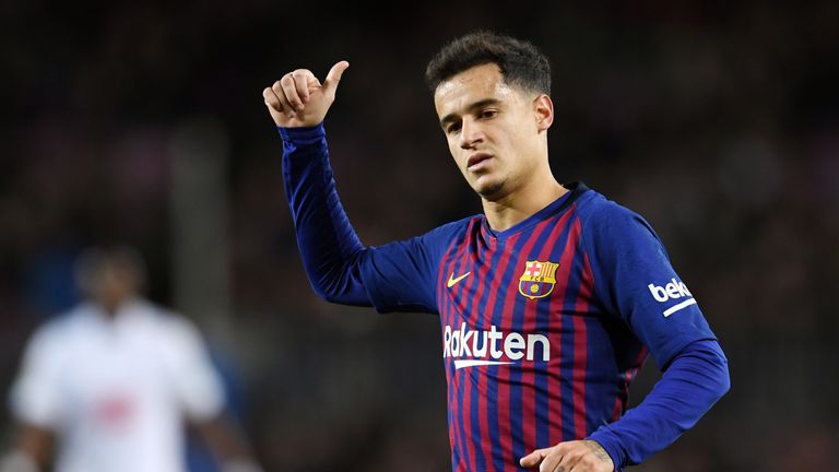 Philippe Coutinho gives thumbs up during a La Liga match between Barcelona and Eibar at the Nou Camp Stadium on January 13, 2019