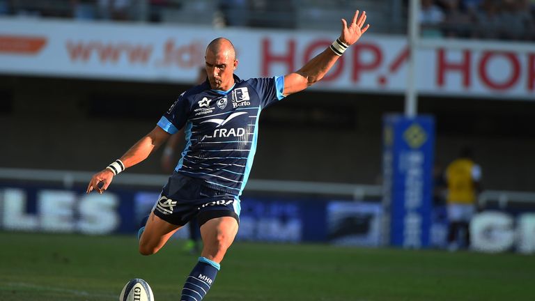 Montpellier's Ruan Pienaar kicks for goal