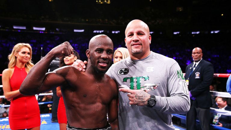 Tevin Farmer defends his IBF title against Jono Carroll