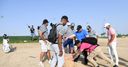 WATCH: Koepka's helping hand!