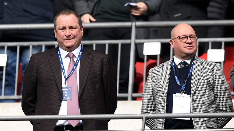 El dueño del Newcastle United, Mike Ashley