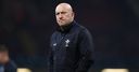 Edwards in talks to remain with Wales
