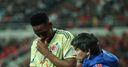 Everton to assess Mina injury