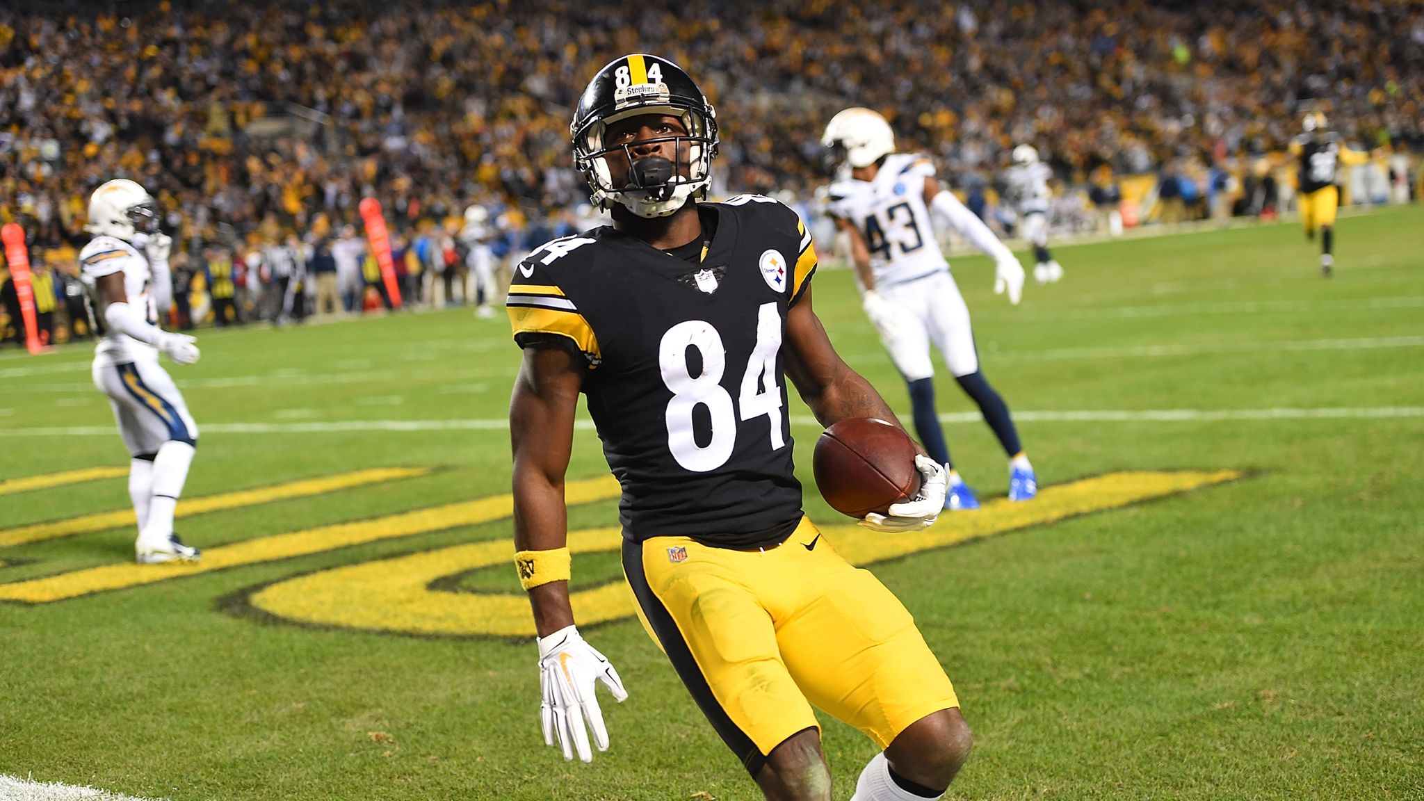 Antonio Brown agrees to deal with Patriots after Oakland Raiders