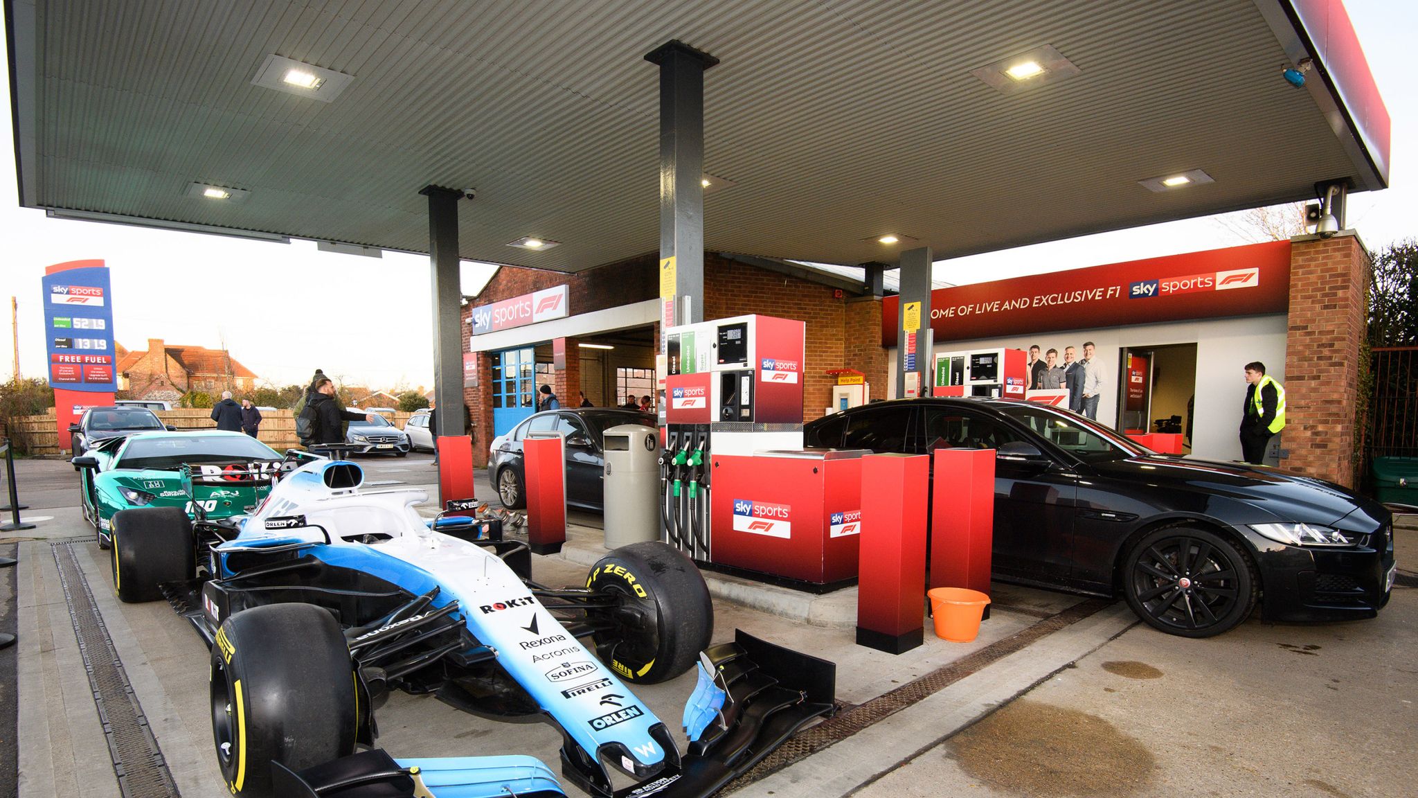 Formula 1 2019 Sky Sports F1 takes over petrol garage! F1 News