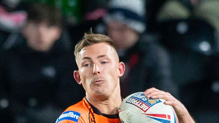 Castleford's Greg Eden scored two of the Tigers' six tries as they moved top of Super League