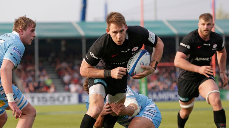  Liam Williams of Saracens avoids a tackle from Oli Kebble of Glasgow Warriors to score their fourth