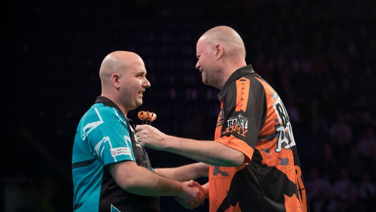 Van Barneveld n'a remporté aucun de ses quatre combats télévisés contre le champion du monde 2018