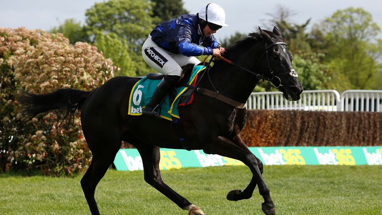 Bryony Frost and Black Corton