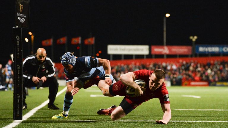 Andrew Conway goes over for Munster against the Blues