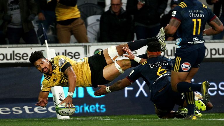 The Hurricanes edged as superb game against the Highlanders in Dunedin on Friday