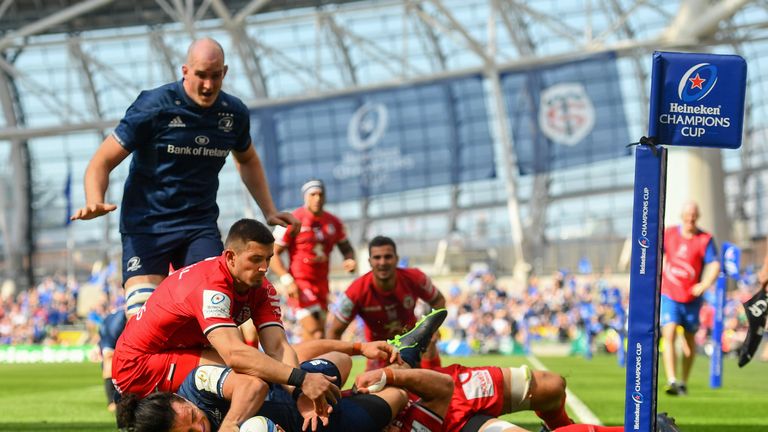 James Lowe dots down to put Leinster ahead at the Aviva Stadium