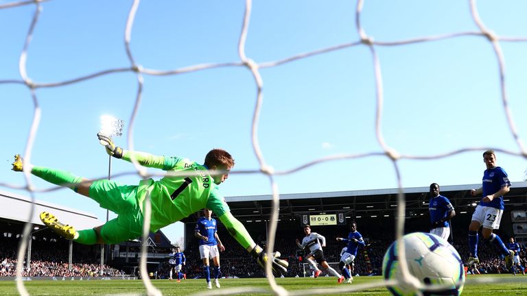 Tom Cairney fires Fulham ahead against Everton on Saturday