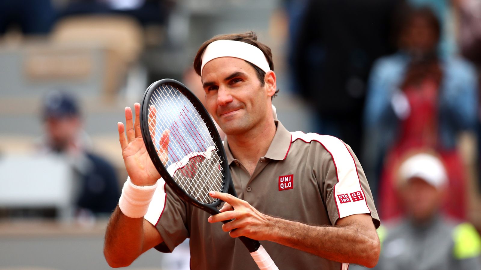 Roger Federer beats Italy's Lorenzo Sonego to reach French ...