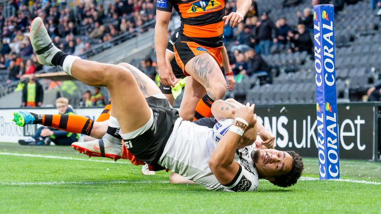 Bureta Faraimo touches down for a try as Hull FC continued to dominate